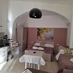Bed & Breakfast Le Lumie L' Antico Cortile Camere Con Cucina Privata With Private Kitchen