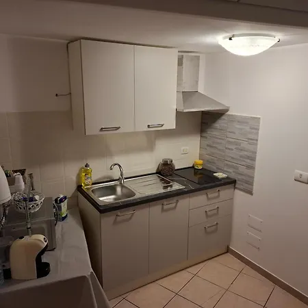 Le Lumie L' Antico Cortile Camere Con Cucina Privata With Private Kitchen Bed & Breakfast