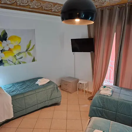 Le Lumie L' Antico Cortile Camere Con Cucina Privata With Private Kitchen Bed & Breakfast