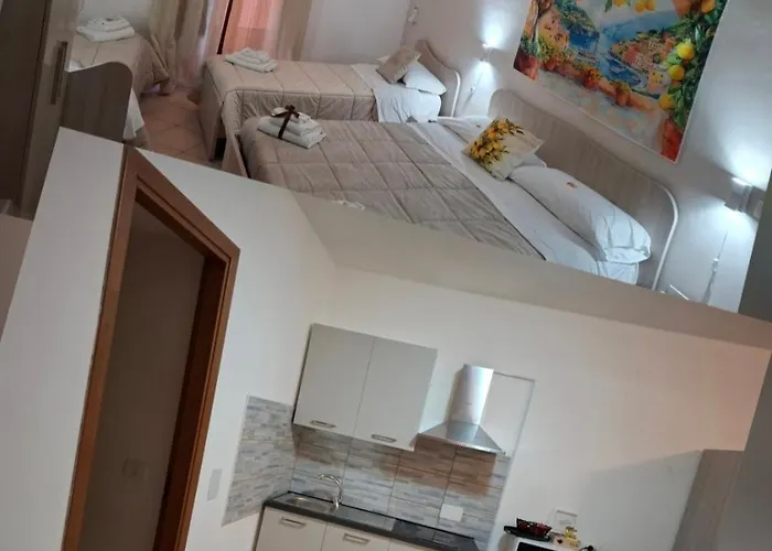 Le Lumìe L' antico Cortile Camere Con Cucina Privata With Private Kitchen 3*