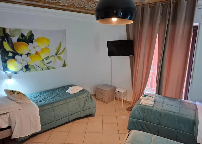 Le Lumìe L' antico Cortile Camere Con Cucina Privata With Private Kitchen Bed & Breakfast