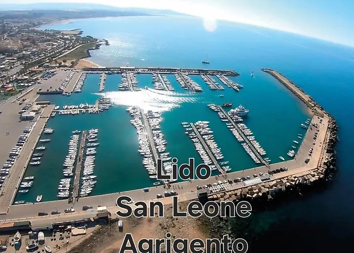 Bed & Breakfast Le Lumìe L' antico Cortile Camere Con Cucina Privata With Private Kitchen