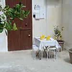 B&B Le Lumìe Il Cortiletto Del Centro Bed end Kitchen 3* Agrigente