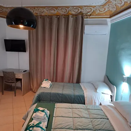 Le Lumie L' Antico Cortile Con Cucina Privata With Private Kitchen Bed & Breakfast