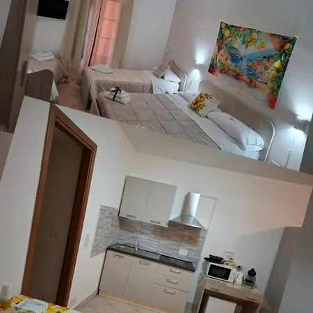Le Lumie L' Antico Cortile Con Cucina Privata With Private Kitchen 3*