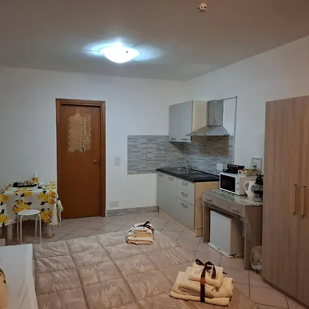 Panzió Le Lumie L' Antico Cortile Camere Con Cucina Privata With Private Kitchen 3*