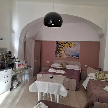 Panzió Le Lumie L' Antico Cortile Camere Con Cucina Privata With Private Kitchen