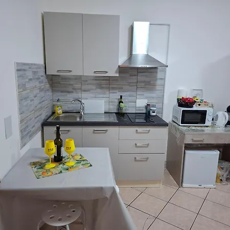 فندق مبيت وإفطار Le Lumie L' Antico Cortile Camere Con Cucina Privata With Private Kitchen أغريجنتو