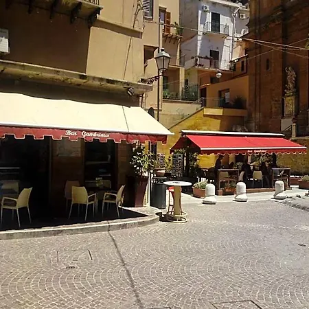 Le Lumie L' Antico Cortile Con Cucina Privata With Private Kitchen Bed and breakfast 3*