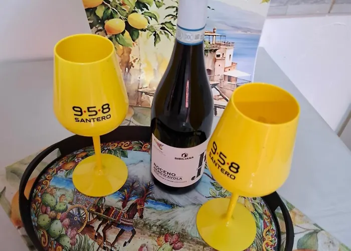 Le Lumie L' Antico Cortile Camere Con Cucina Privata With Private Kitchen أغريجنتو