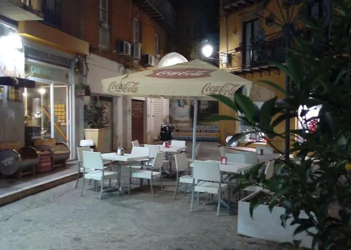 Le Lumie L' Antico Cortile Camere Con Cucina Privata With Private Kitchen فندق مبيت وإفطار أغريجنتو