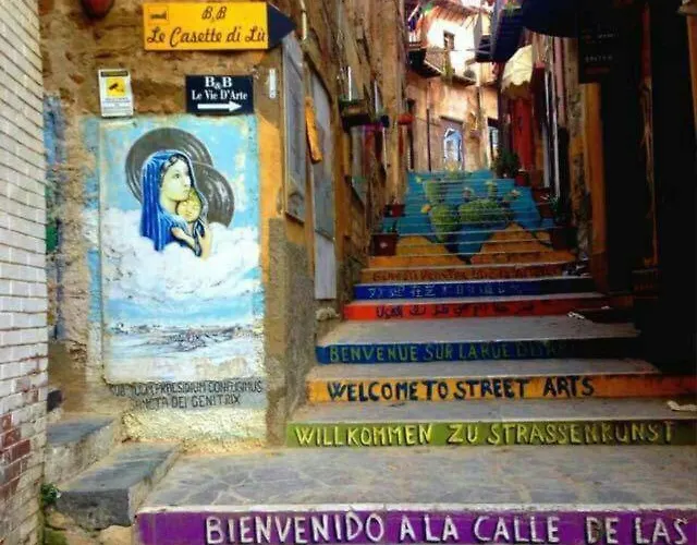 Le Lumie L' Antico Cortile Camere Con Cucina Privata With Private Kitchen Panzió 3*